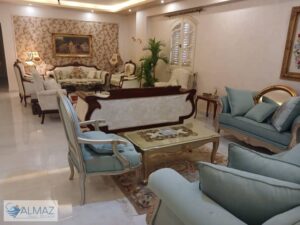 42,000 ج.م بنتهاوس مميز فاضي بمساحة 420 متر للايجار بالمطبخ و التكييفات في النرجس 6 فيلات في التجمع الخامس , بالقرب من الجامعة الأمريكية، كايرو فيستيفال سيتي .