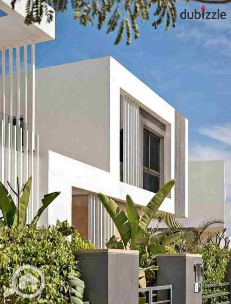 فيلا كورنر باقل سعر في السوق في التجمع شارع التسعين من اورا بالقرب من Auc 0