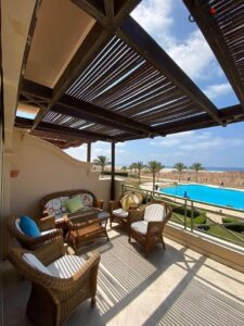 9,600,000 ج.م شاليه للبيع في LA VISTA GARDENS استلام فوري و متشطب بالكامل بالتكيفات والمطبخ الترا موردن و هتقسط علي اطول فتره سداد ممكنه من غير اي زياده