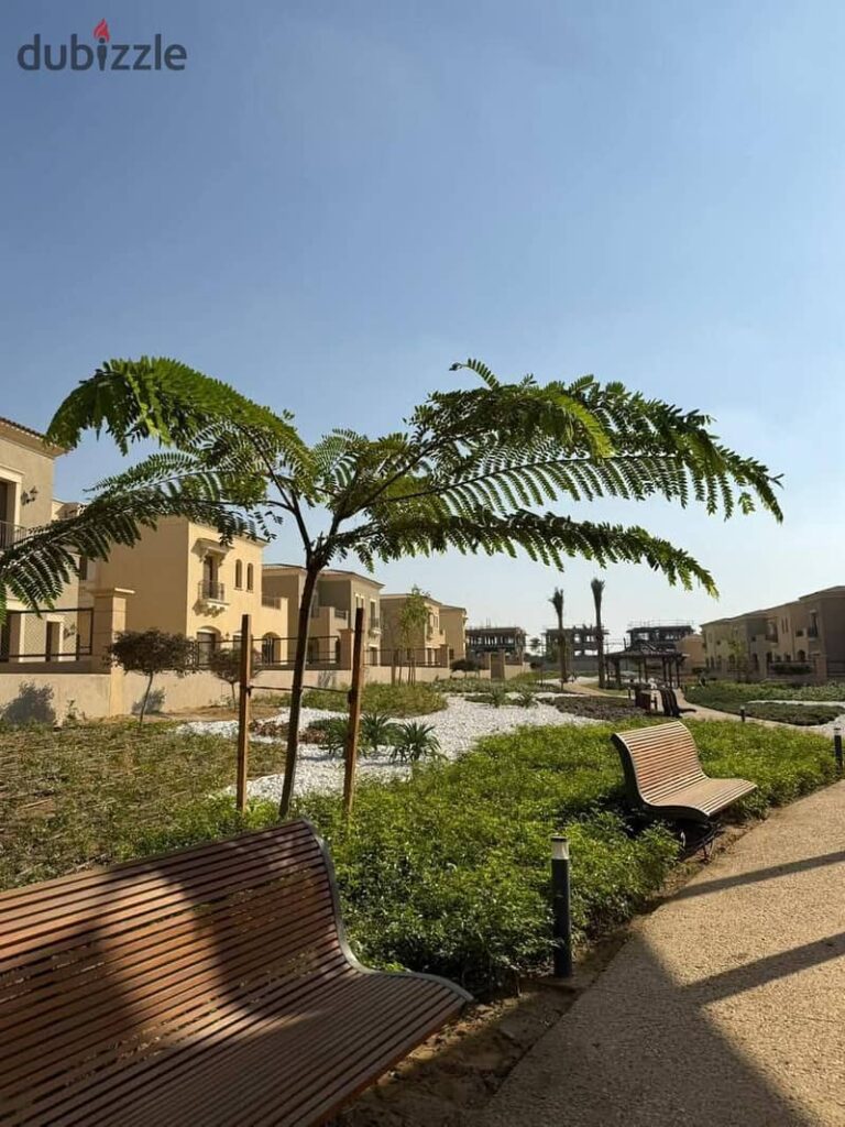 فيلا  للبيع  في  CITY  GATE  في  قلب  جولدن  سكوير هتدفع  مليون و 63 الف  فقطط  و هتقسط علي  اطول  فتره  سداد ممكنه  من غير اي  زياده  في  السعر 0