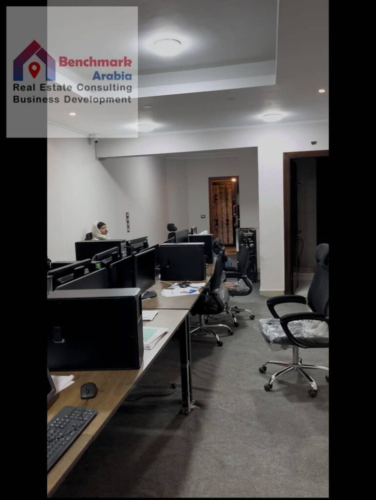 شقه للايجار 100م بامتداد شارع مصطفي النحاس مدينه نصر 0