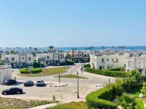 9,000,000 ج.م شاليه مميز علي اللاجون متشطب بالتكيفات للبيع بالتقسيط علي اطول فترة في سيدي عبد الرحمن