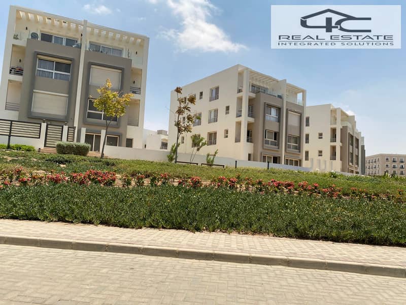 لسرعه البيع دوبلكس in Hyde Park New Cairo في هايد بارك نيو كايرو التجمع الخامس برايم لوكيشن اوبن فيو مميز 0