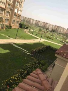 22,000 ج.م شقه 183م إيجار فاضي مدينتي B1 مكونه من 3 نوم و 3 حمام منهم غرفه ماستر و ريسبشن كبير ٣ قطع ومطبخ وبلكونات فيو جاردن بجوار جميع الخدمات