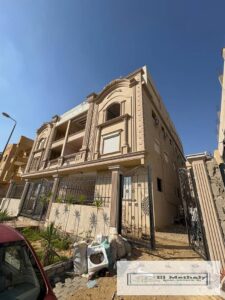 7,500,000 ج.م دوبلكس تمليك للبيع بالقرنفل فيلات بالتجمع الاول القاهره الجديده بسعر مميز جدا نصف تشطيب