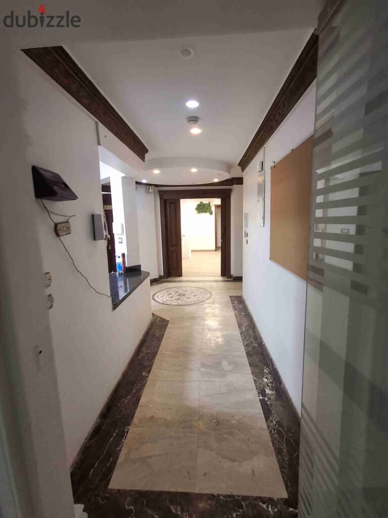 مكتب للايجار إداري مفروش علي شارع الاتوستراد الرئيسي 250متر 0