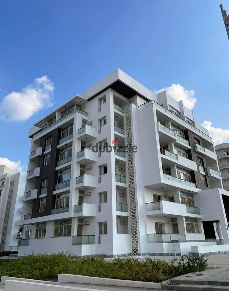 شقه استلام فوري و متشطبه كلها جوه كمبوند المقصد , كمبوند ساكن و عايش, في كل المرافق و الخدمات, مساحتها 155 متر , 10% و اقساط علي 10 سنين 0