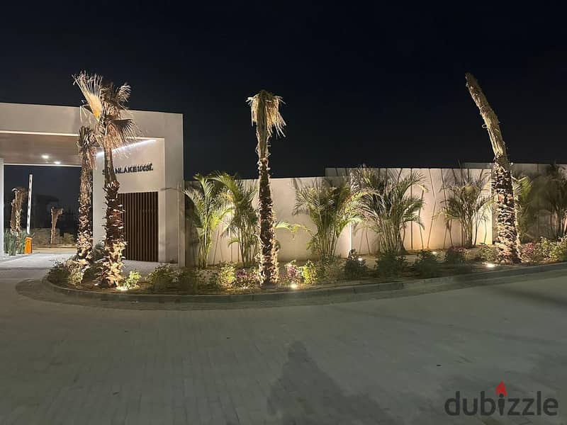 شقة للبيع مساحة كبيرة بكمبوند ل حسن علام في القاهرة الجديدة بجوار مدينتي بمقدم ٢ مليون و٣٠٠ الف واقساط علي اطول فتره سداد. 0