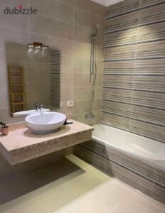 8,605,000 ج.م شقه استلام فوري و متشطبه كلها جوه كمبوند المقصد , كمبوند ساكن و عايش, في كل المرافق و الخدمات, مساحتها 155 متر , 10% و اقساط علي 10 سنين