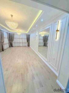 27,000 ج.م ١٢٨م ارضي بجاردن تشطيبات خاصة بالمطبخ والتكييفات والنجف والستائر B1