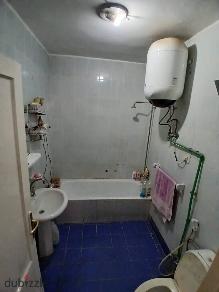 فرصه للايجار شقه 123م دور تالت اسانسير بها تكيفات ونجف وجنب جميع الخدمات والسعر لقطه موقع متميز جدااا 0