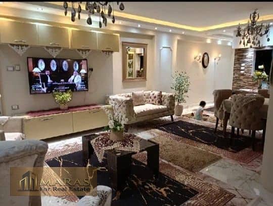 شقة للبيع بكورنيش النيل بحدائق حلوان، 200 متر لعشاق المساحات الواسعة، واجهة بحرية ناصيتين، جميع الغرف تطل على النيل، دور 11، 2 أسانسير، أمن كامل 0