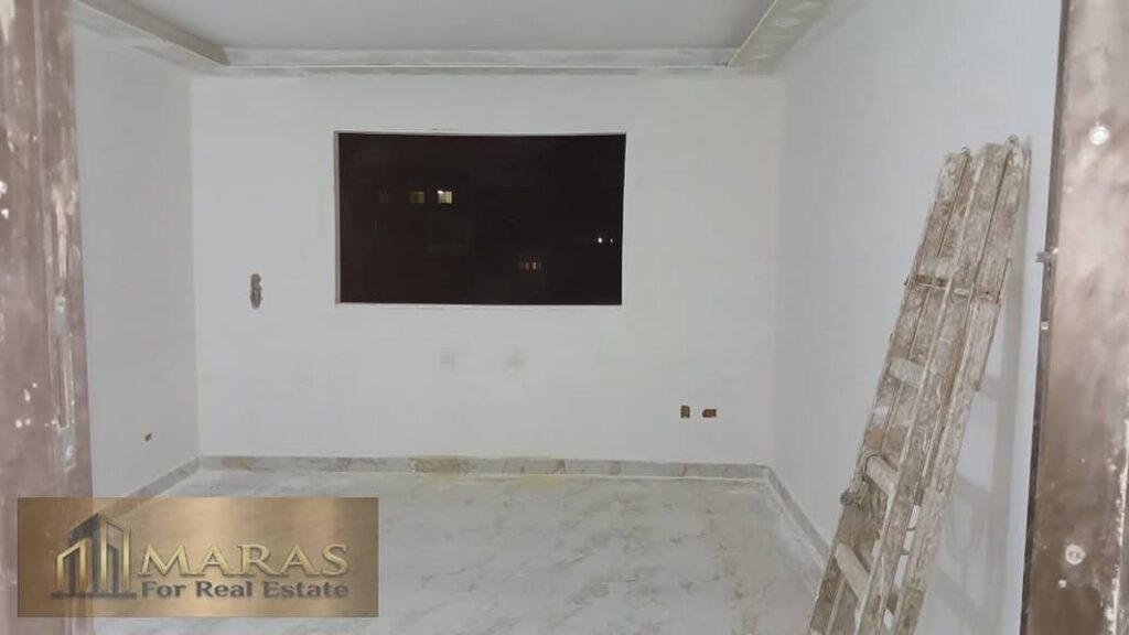 للبيع شقة 100م بسرايات المعادي شارع 157، دور 2، 2 غرفة، 2 حمام، مطبخ أميركان، تشطيب كامل (ألوميتال وكهرباء)، موقع راقي 0