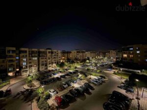 5,650,000 ج.م 116 متر للبيع كاش بسعر مميز – أفضل مراحل مدينتي B10 شقة جاهزة للسكن فورًا بتشطيب شركة بحالة ممتازة موقع مميز جدًا: قريبة من الخدمات والمسجد خطوات من الاول سيزون م