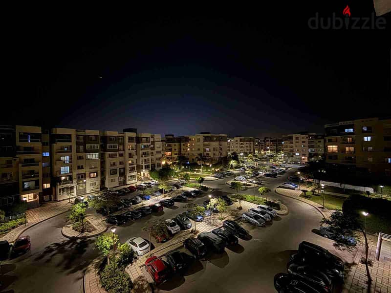 116 متر للبيع كاش بسعر مميز – أفضل مراحل مدينتي B10  شقة جاهزة للسكن فورًا بتشطيب شركة بحالة ممتازة موقع مميز جدًا: قريبة من الخدمات والمسجد خطوات من الاول سيزون م 0