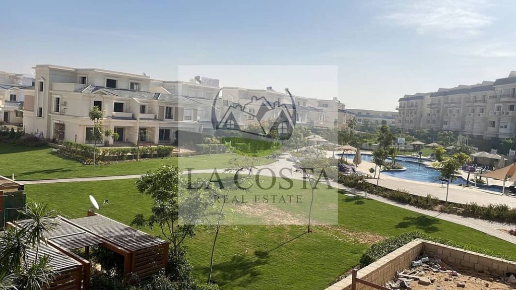 من المالك تاون هاوس للبيع باقل سعر متاح في مشروع ماونتن فيو 4 0