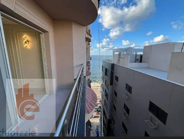 شقة 150 م صــف أول بحــر بـ كـامب شيــزار - أول سكــن 0