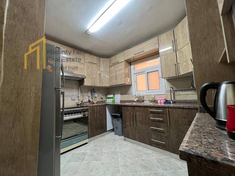 للايجار شقه 200 متر مفروشه علي اكبر وايد جاردن 4 غرف نوم و3 حمام 0