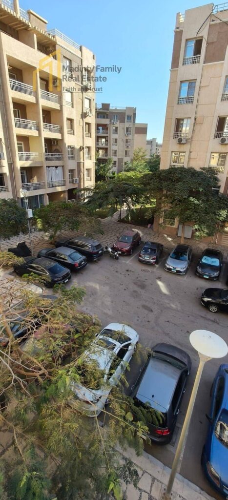 شقه للبيع تشطيب خاص مساحة 96م B7 بسعر لقطه 0