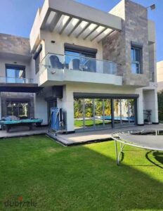 32,500,000 ج.م فيلا (6غرف) للبيع على شارع ال90 بجوار الجامعة الامريكية فى كمبوند فى التجمع الخامس