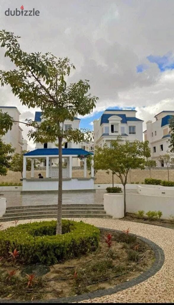 اي فيلا روف بجاردن 220م للبيع جاهزة  في كمبوند ماونتن فيو 1.1 الرحاب بالتقسيط علي 7 سنين و بسعر مميز 0