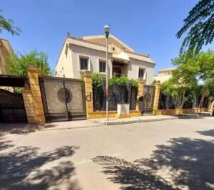 27,000,000 ج.م فيلا 320م للبيع بالتقسيط فى مصر الجديدة فى كمبوند على بعد دقائق من مطار القاهرة الدولى