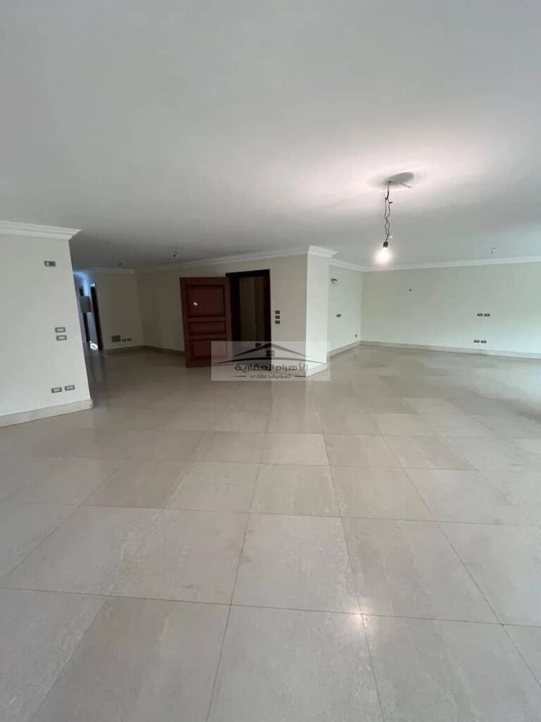 مقر ادارى للإيجار 310 م صافى مساحة شارع الثورة الرئيسى برج جديد 0