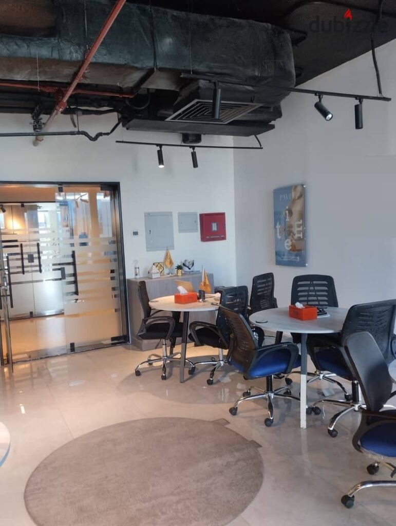 للايجار مكتب مميز 65 متر داخل مول بارك ستريت 0