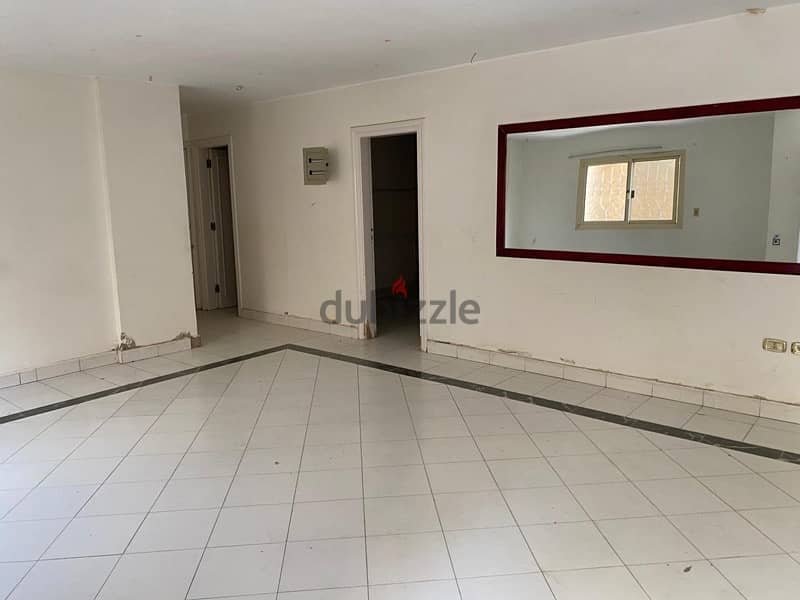 شقة للبيع في المقطم من المالك مباشرة 0