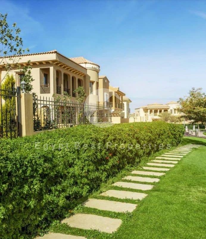 للبيع شقه في هايد بارك القاهره الجديده ناصيه  فيو لاندسكيب بحري بالكامل بمقدم 5% لفتره محدوده 0