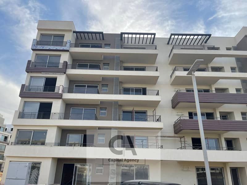 شقه للبيع في كمبوند بالم هيلز في التجمع الخامس بسعر الكاش متشطبه بالكامل او بمقدم 3% فقط اقساط تصل الي 10 سنوات * Palm Hills New Cairo * 0