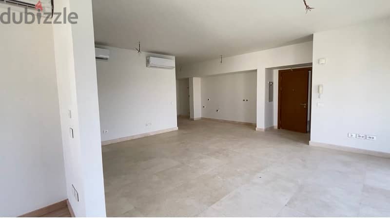 شقه مساحة ٢٠٠م٢ كمباوند البروج مميزه جداً 0