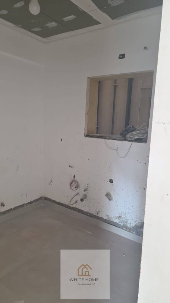 أستوديو للبيع بالمطبخ والتتكيفات والاجهزه الكهربيه بسعر مميز في هايد بارك استلام فوري 0