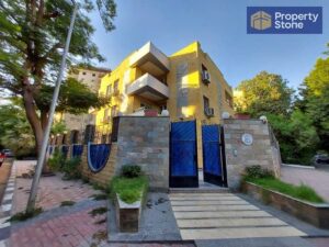 240,000 ج.م فيلا للإيجار ١٠٠٠متر في المعادي سرايات