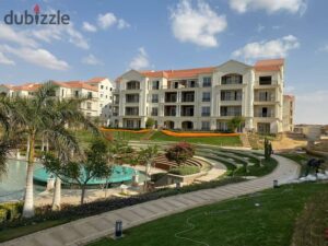 65,000 ج.م شقة 240م فيو ليك نص مفروشة للايجار في ريجنتس بارك