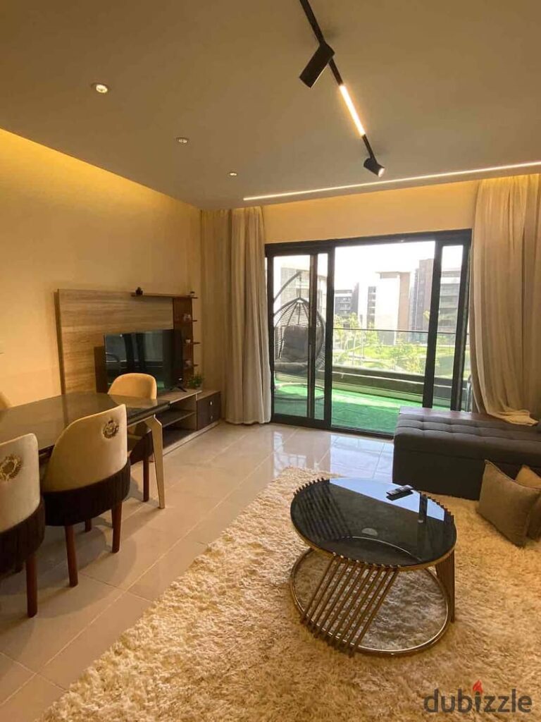 شقه مفروش فندقي في مدينتي ٣ نوم و ٢ حمام غرفه مستر B15 0