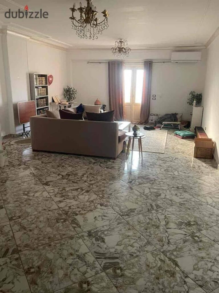 شقة مميزة للبيع في التجمع الخامس النرجس عمارات 0