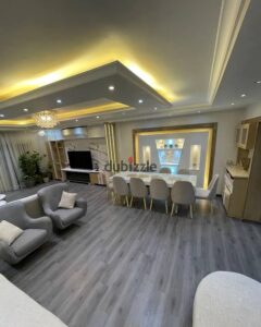 10,800,000 ج.م شقه للبيع 180م تشطيبات فندقيه بالقرب من السوق الشرقي والخدمات دور متكرر اسانسير لوكيشن مميز بالفرش والاجهزه