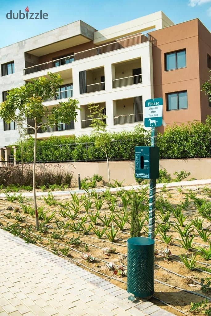 شقة متشطبة بالكامل بجوار ميفيدا وهايد بارك ب اقل مقدم ٢ مليون و٥٥٠ الف والباقي اقساط علي ٨ سنين بدون فوايد. 0