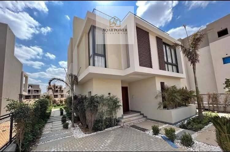 فيلا متشطبة بالارضيات و الالوميتال جاهزة للمعاينة و السكن الفوري فيو بحيرة  في كمبوند البروج مدينة الشروق دقايق من مدينتي 0