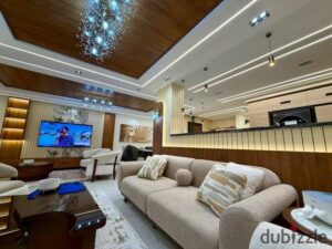 12,000,000 ج.م شقه للبيع 160م في مدينه الرحاب تشطيبات فندقيه بالفرش والاجهزه اسانسير خطوات للسوق التجاري والخدمات دور متكرر فرصه للسكن والاستثمار