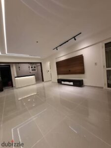 5,800,000 ج.م شقه للبيع 99م تشطيبات فندقيه اول سكن الرحاب2 لوكيشن متميز بالقرب من السوق الشرقي والخدمات استلام فوري 2 اسانسير طلعت مصطفي