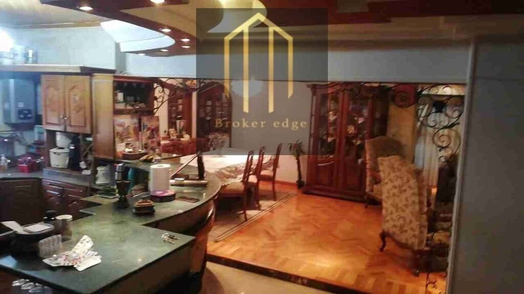 شقة للبيع 220م مربعات الثورة والنزهة وتيفولى دوم 0