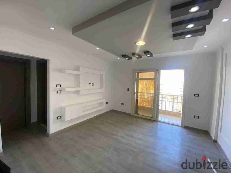 شقه 82م بيع مدينتي B7 تشطيب فندقي اول سكن فيو شارع غير مجروح 0