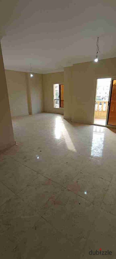 شقة للايجار فاضي في البنفسج 1 بالتجمع الاول 0