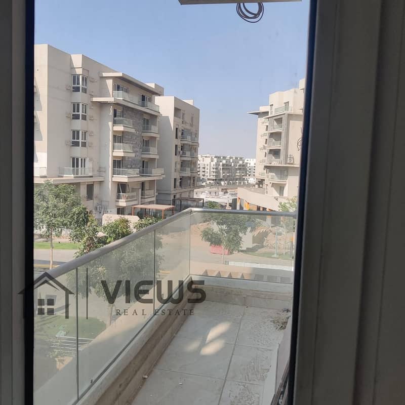 شقة 3 غرف نوم للايجار تشطيب سوبر لوكس بالمطبخ بكمبوند ماونتن فيو اى سيتي Mountain view i city 0