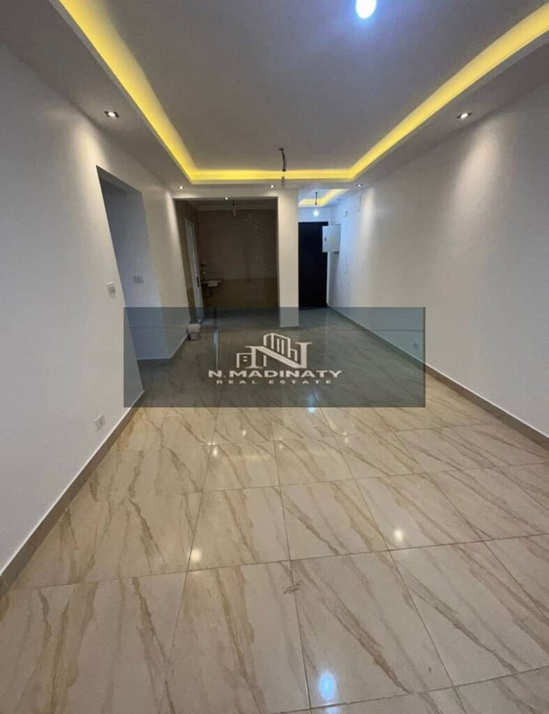 لقطه للايجار في ارقي واميز مراحل مدينتي في b12 شقه 78متر التقسيمه 2نوم+1حمام تشطيبات خاصه الدور الرابع موقع ممتاز الفيو شارع وبارك خطوط من الخدمات \ 0