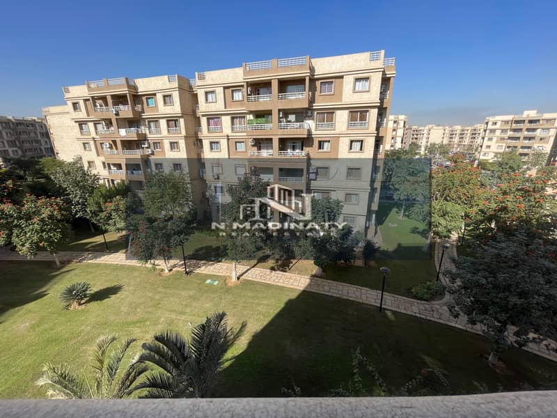 لقطه للايجار في ارقي واميز مراحل مدينتي قانون فيb6 شقه 131متر التقسيمه 3نوم+2حمام الدور الثالث الفيو جاردن يوجد بها غاز هتاخد وش نقاشه موقع ممتاز خطوط 0