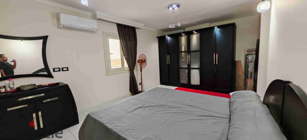 شقه مفروشه للايجار ثلاث غرف واتين حمام الدور الثالث ف زهراء المعادي المعراج السفلي المجاوره السابعه دقيقه لمول الخمسين واستريب مول مطلوب 30 الف شهريا مده سنه عائلات فقط للتواصل 01503622666 0