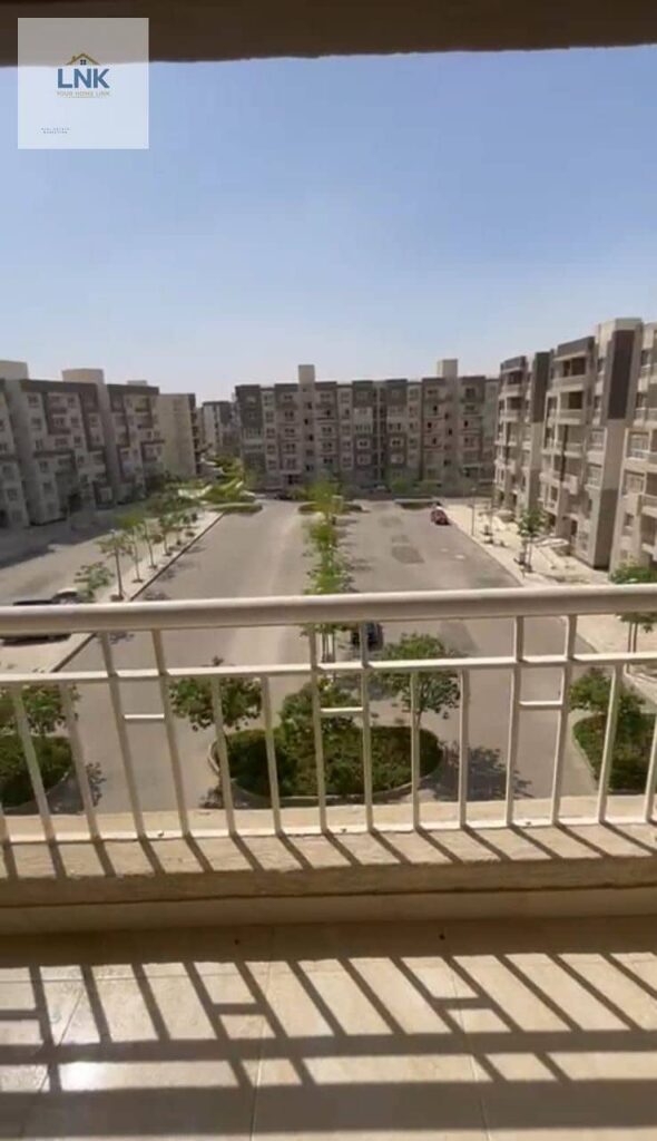 166 متر بالمرحله B12 موقع مميز خالصه كاش وسعر تجارى 0